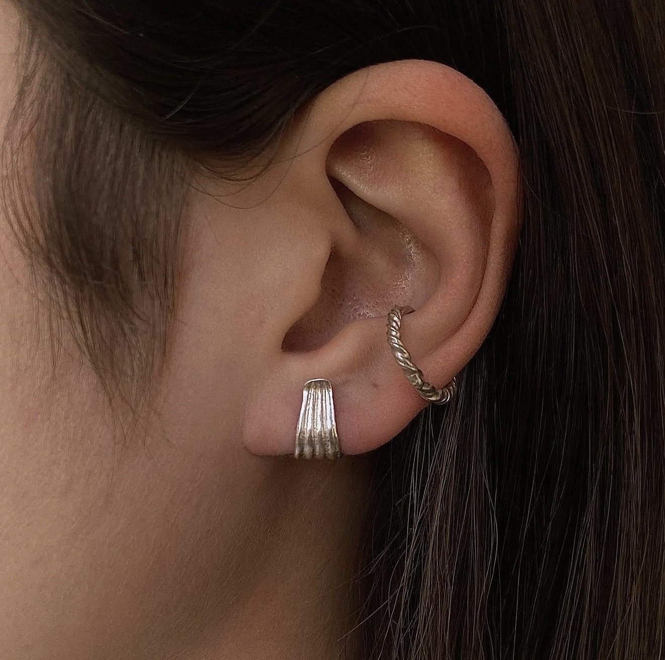 Small shell earring thumbnail 3