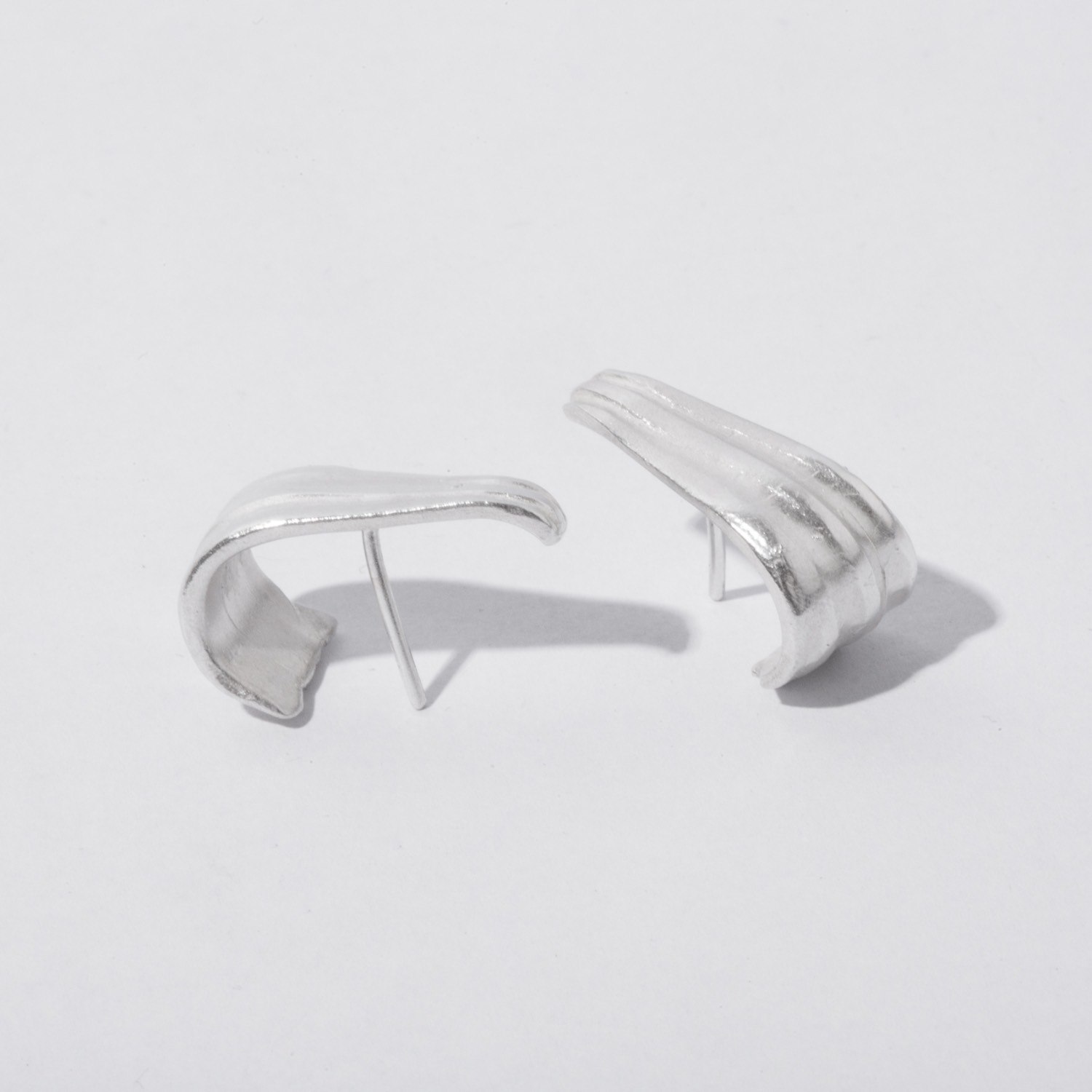 Large shell earring thumbnail 2
