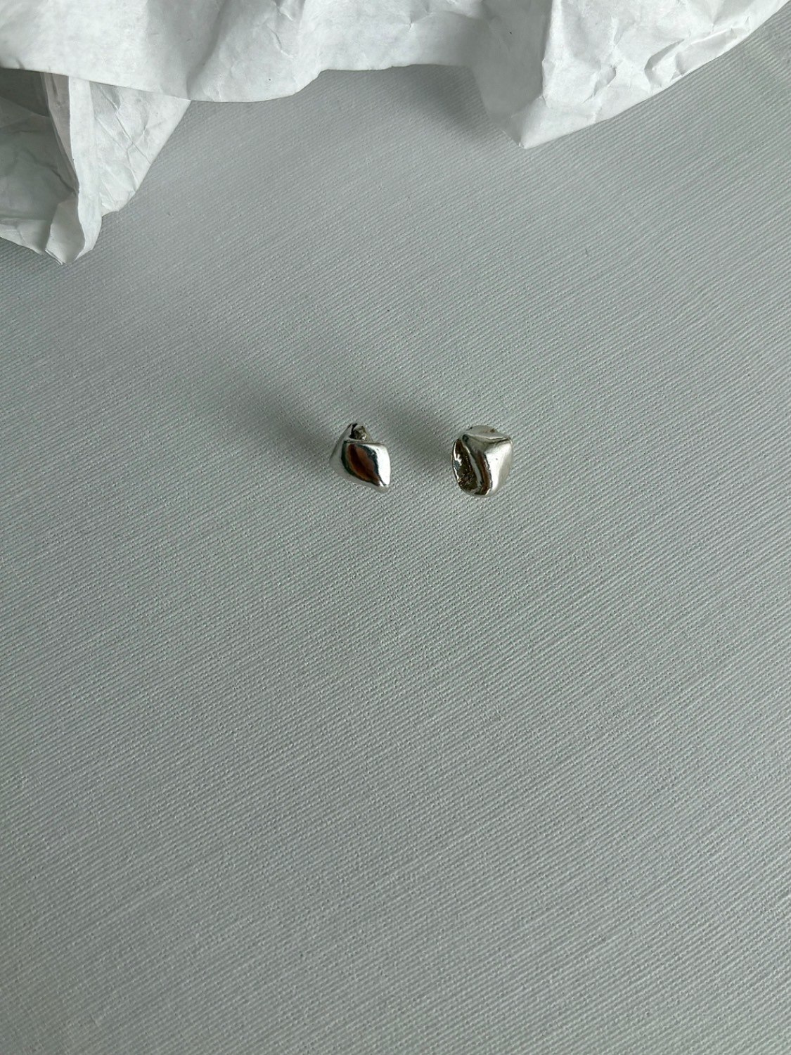 Lily hook earring