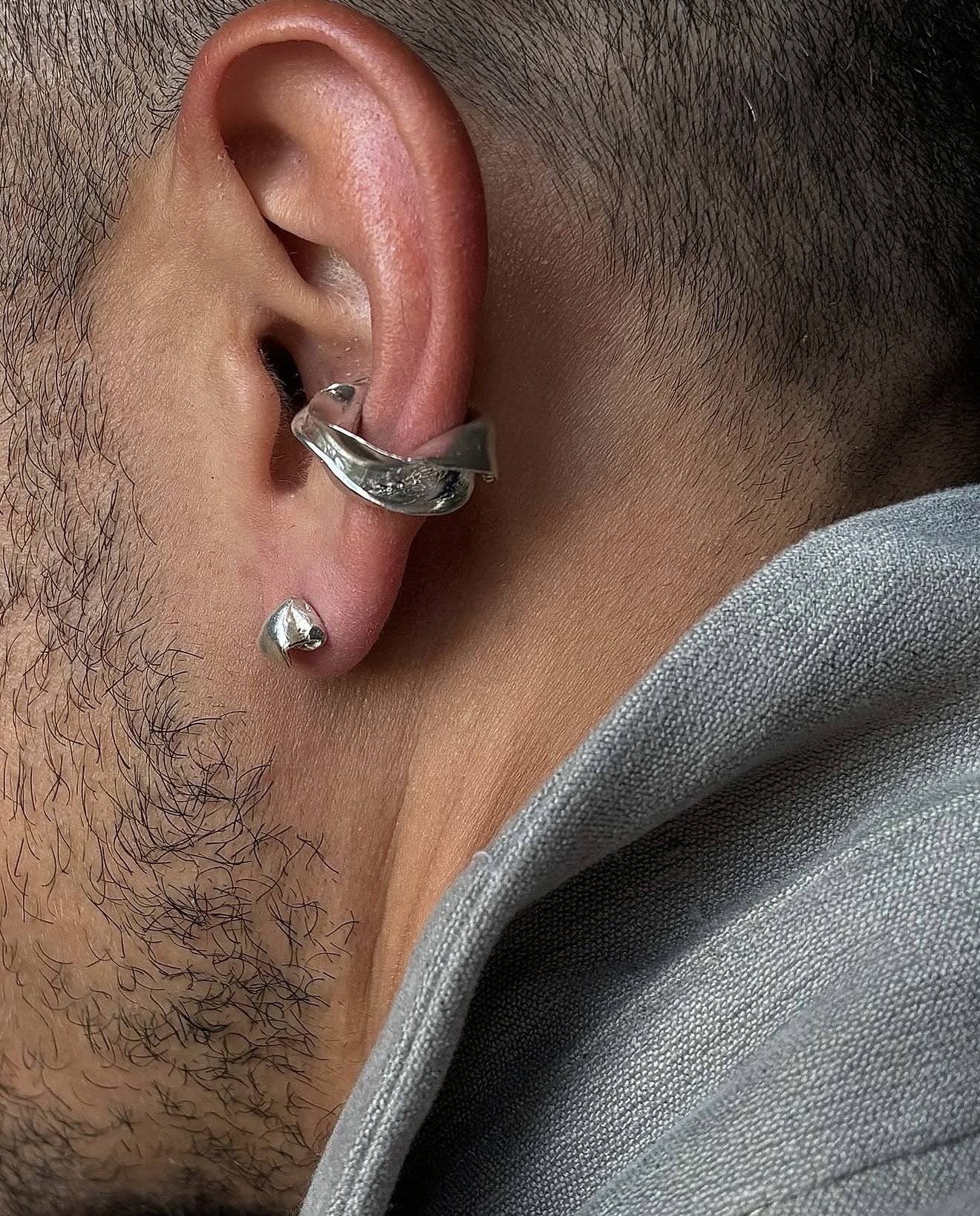 Lily hook earring thumbnail 2